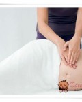 Massage-cho-ba-bau-2