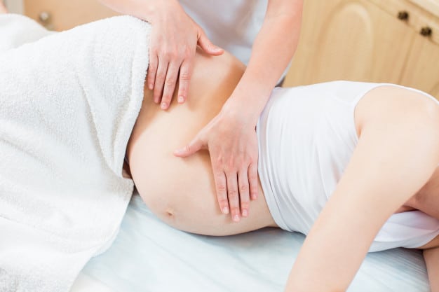 Massage bầu – cần lưu ý điều gì? Bí quyết chăm sóc mẹ bầu