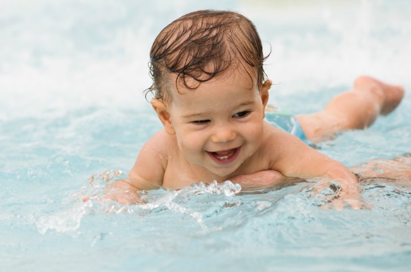 Phương pháp bơi thủy liệu cho bé