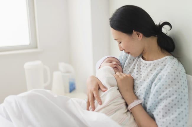 Tắc tia sữa có thể gây ra tình trạng thiếu hụt nguồn sữa cho bé