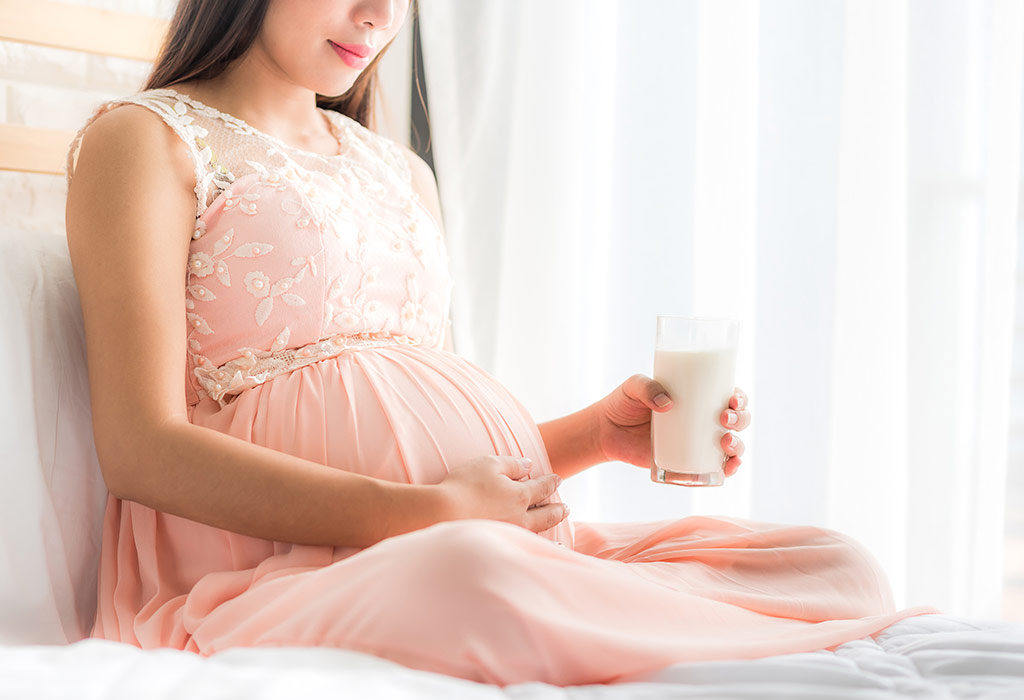 Vì sao bà bầu nên uống sữa từ 3 tháng đầu thai kỳ
