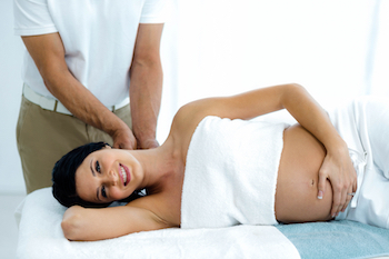 Massage bầu mang lại hiệu quả chọ mẹ trong suốt thai kì