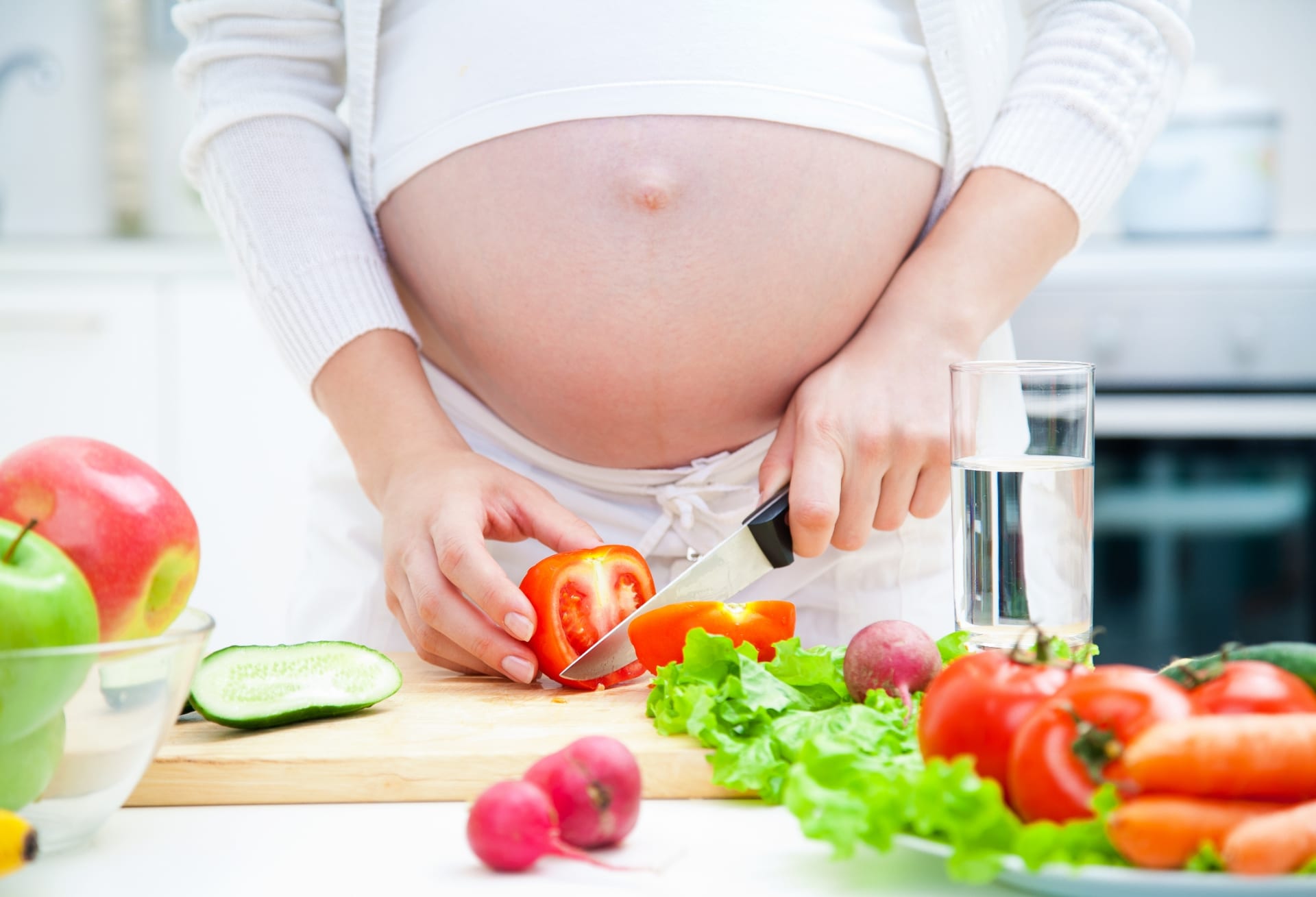 Chế độ dinh dưỡng cho bà bầu giúp phát triển thai nhi