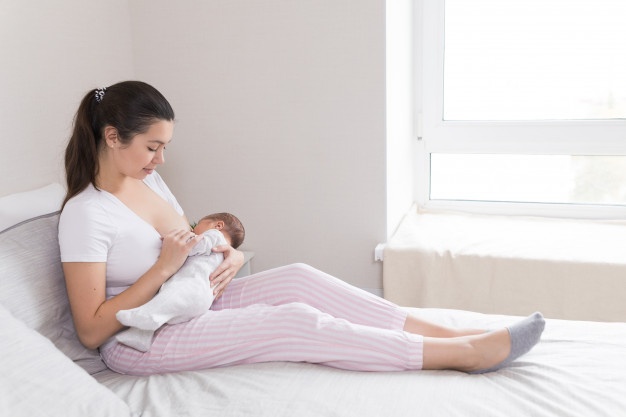Dinh dưỡng trong sữa mẹ và cách bảo quản sữa mẹ tốt nhất