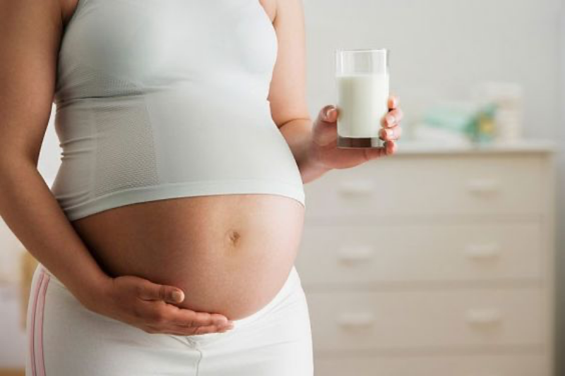 Mẹ bầu cần bổ sung đầy đủ dưỡng chất cần thiết trong thai kỳ tháng thứ 8