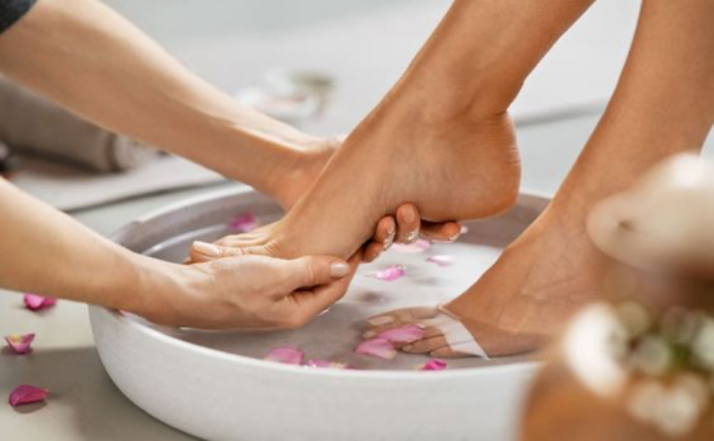 Massage chân là gì?
