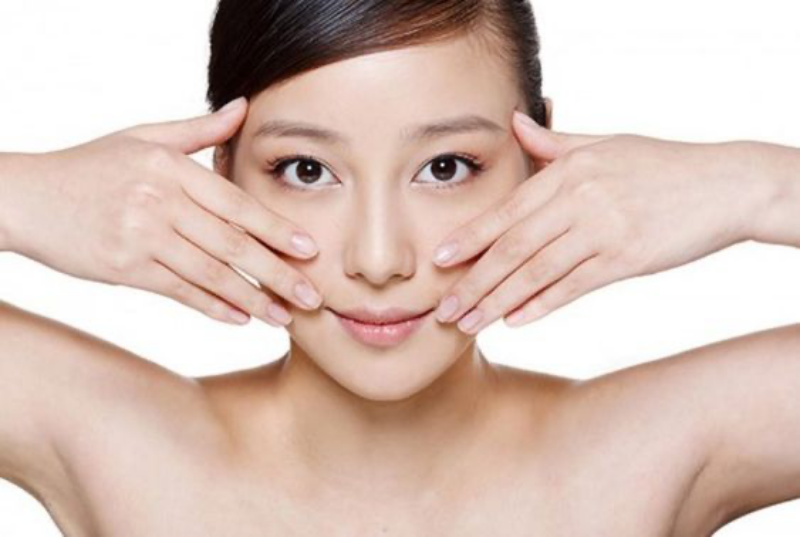 Massage thon gọn khuôn mặt là phương pháp giúp bạn sở hữu gương mặt thanh thoát