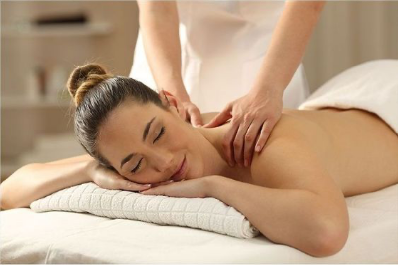 Học cách massage toàn thân điêu luyện dễ dàng xua tan mệt mỏi